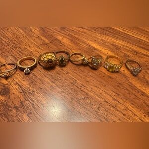 8 Gold-Tone Floral and Gemstone Ring Set - Women's Jewelry ring size 7/8